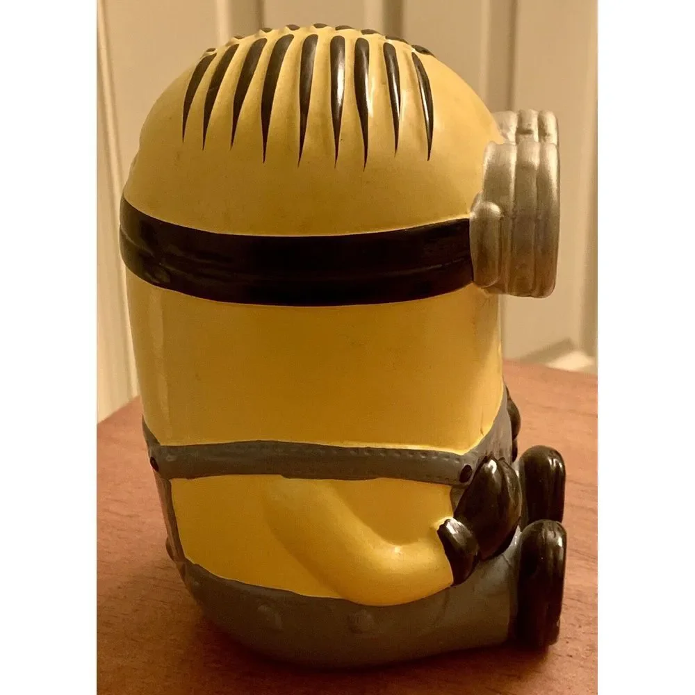 Despicable Me 2 Minion Sitting Dave‎ 6
